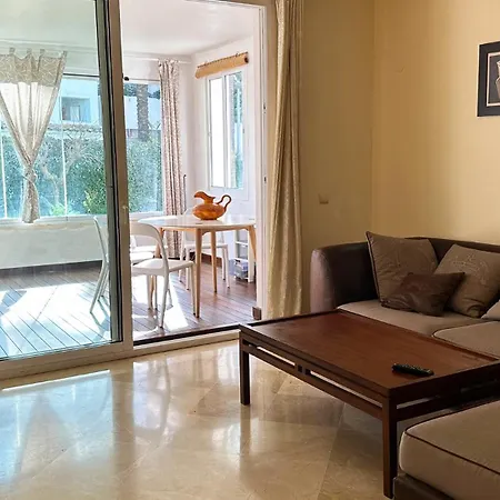 Costalita Beachside Two Bedroom Apartment Estepona