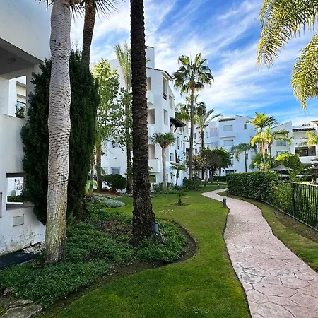 Costalita Beachside Two Bedroom 埃斯特波纳